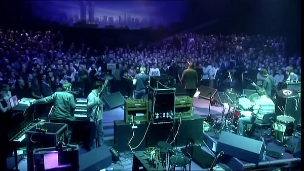 Nonton Liam Y Noel Gallagher Eyaculan Un Temazo En Vivo! thumbnail