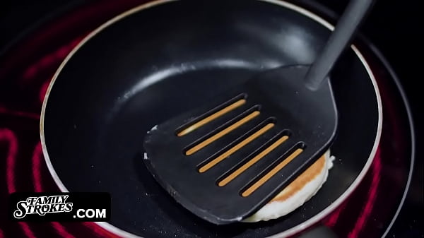 Play MP4 - Gorgeous Teen Babe Honey Hayes Gives Stepdaddy A Special Celebration Of Day