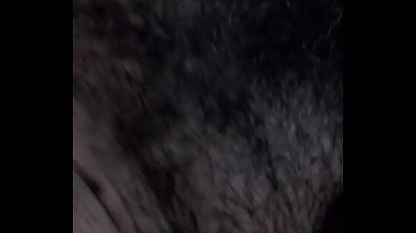 metendode ladoe ela gravando_em close