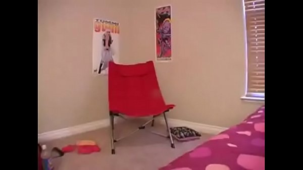 Nonton She Needs Help To Choice What To Wear thumbnail