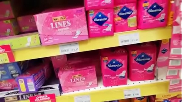 Play MP4 - DiaperOutdoorAndChange 06 11&period;avi