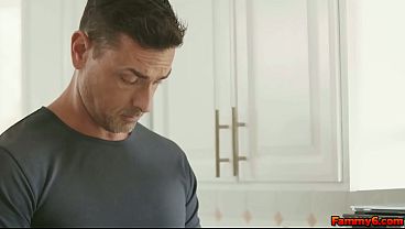 Nonton Stepdad Cannot Resist As Julia James Starts Coming Onto Him thumbnail