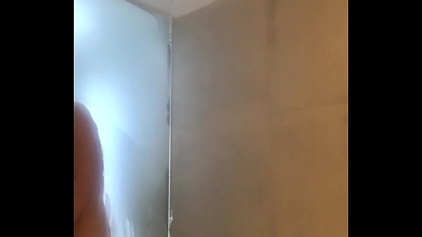 A fast shower before the shooting jetting ready foraction