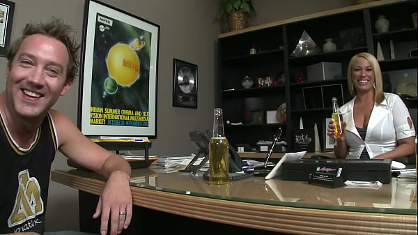 Mellanie Monroe Uses Her Big Boobs To Get Men thumbnail