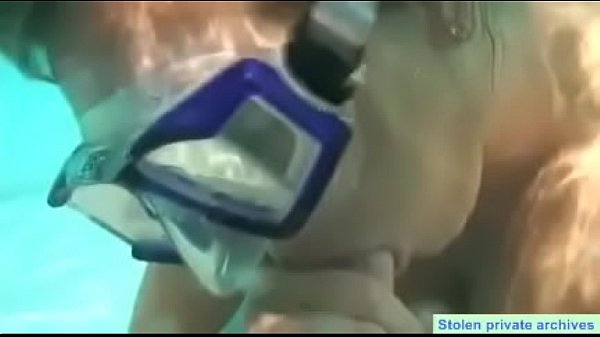 Play MP4 - Petra Kvitova czech Wimbledon winner and blowjob underwater