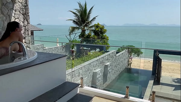 Nonton Hot Brunette Milf Sucks, Rides And Swallows In Jacuzzi thumbnail