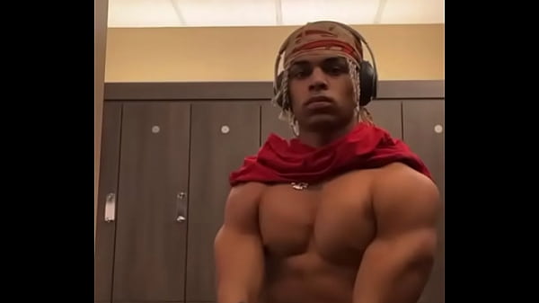 Bodybuilder Flexing thumbnail