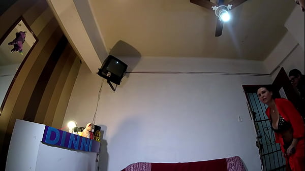 Nomeio dagravação nos_apartamentos de_massagemda galeria malcon quem_bate a porta Um_vendedorde sopá