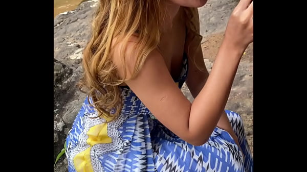 Play MP4 - Walking in the woods