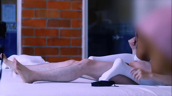 Nonton Madrastra Y El Compa&ntilde;ero De Su Hermanastra thumbnail