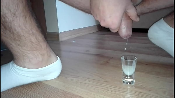Play MP4 - Cumshot on Glass