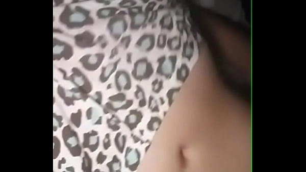 Play MP4 - EU&comma; passando a m&atilde;o em mim