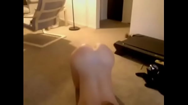 Nonton Lovelylittlel Deep Throat Dildo thumbnail