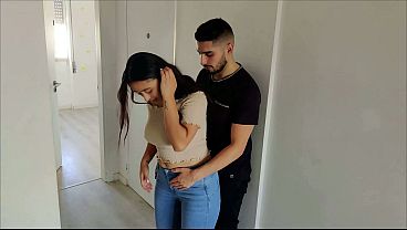 Esposa cornuda se folla al mejor amigo de su marido 