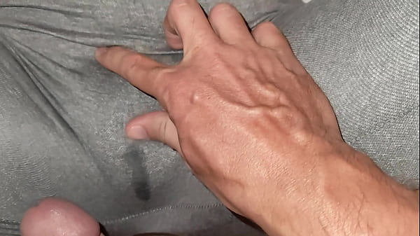 Sequ&ecirc;ncia de creampies fartos na buceta dela! 