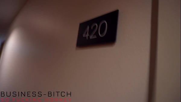 supercurvy secretarysurprises boss_in hotelshower_businessbitch