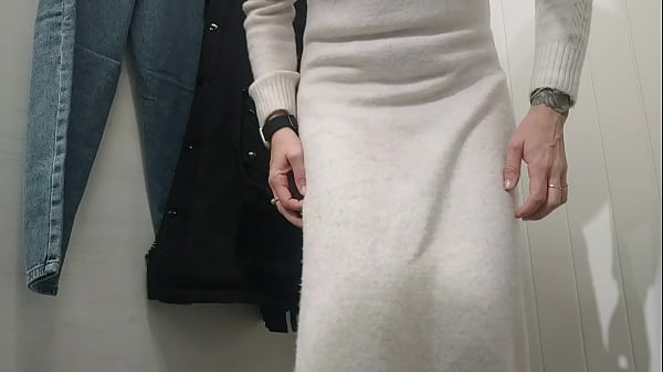 Nonton In The Dressing Room I Can Wear Whatever I Want thumbnail