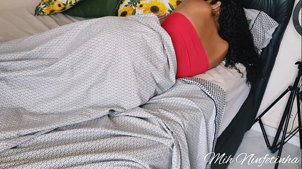 Comendo a novinha de ladinho