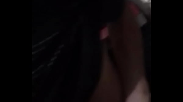 Play MP4 - Me la cojo r&aacute;pido en la cocina antes que nos vea la mam&aacute;