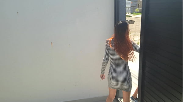 Play MP4 - Corno da de cara com piscineiro da casa sentando a jeba na raba da sua esposa&excl;