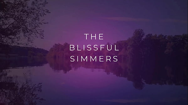 Nonton The Blissful Simmers Evelyn And Photographer Fuck In Studio Office thumbnail