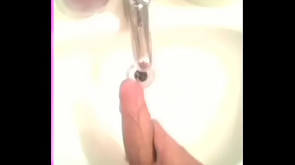 Ga&uacute;cho gozando gostoso 