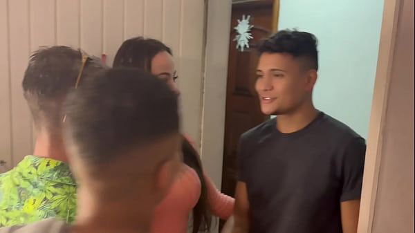 Play MP4 - Fiquei com namorado da minha amiga parte 2