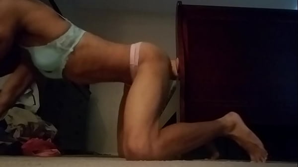 Roomate bedroom sissy 