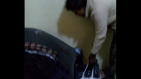 Play MP4 - Indigente super complaciente parte 1