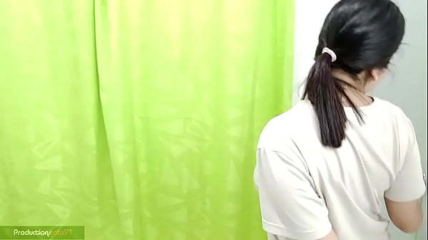 Play MP4 - me di cuenta que mi madrastra se masturba oliendo mis tangas&comma; lo que no saben es que ella me pone cachonda y empezamos a follar