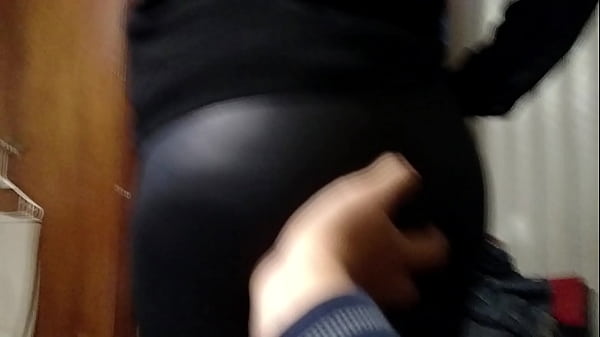 Play MP4 - Wife's big tender butt