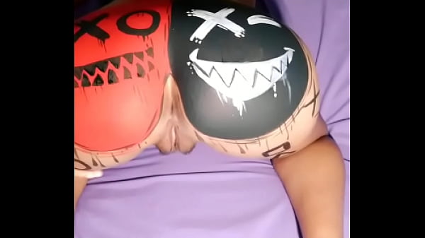 Delicia de pintura dessa morena 