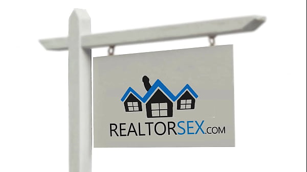 Nonton Realtor Fixes My Heart & Gets Me A Great House thumbnail