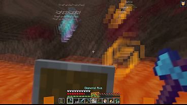 Minecraft youtuber matlopita faces off against 6 hunters 