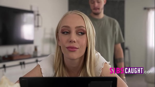 Cute stepsis uses my computer while i use her pussy