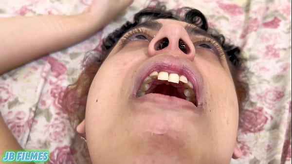 COMI O CÚ DA CAMAREIRA_E ÉLA ADOROU