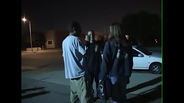 Cute and sexy redhead babegives nice headoutdoors