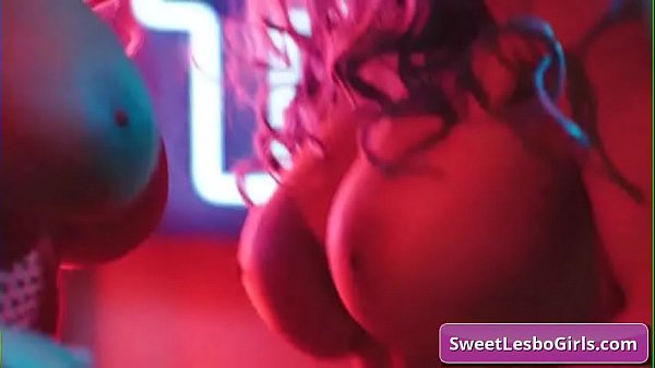 Sexy natural big_tit lesbian babes AlexisFawx Angela White eating each others juicy pussy for amazing strong orgasms