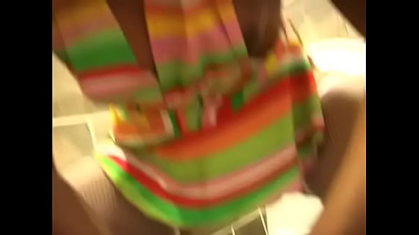 Play MP4 - Ebony chick in white fishnet stockings pissing in the toilet and filming