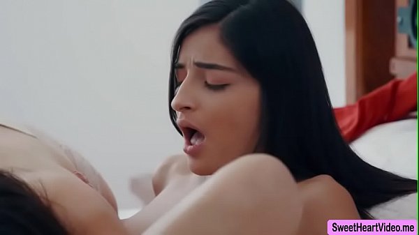 Valentina_Nappi enjoys fingering and licking Emily_Willis_pussy
