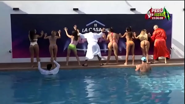 Peruanas amigas en bikini tv magaly 