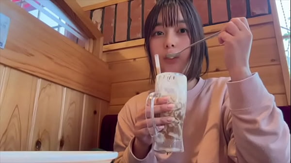 大学生の一日のルーティン_カフェ行ってお散歩した後に家でオナニーしたらイキまくりました