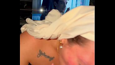 Nonton Soaking Wet Blow Job, She Sucks Balls, And Drives Him Crazy! thumbnail