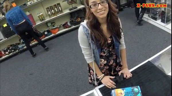 College student sells_her books and nailed at_the pawnshop