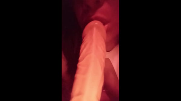 jugandosolita_con mi dildo de_22cm