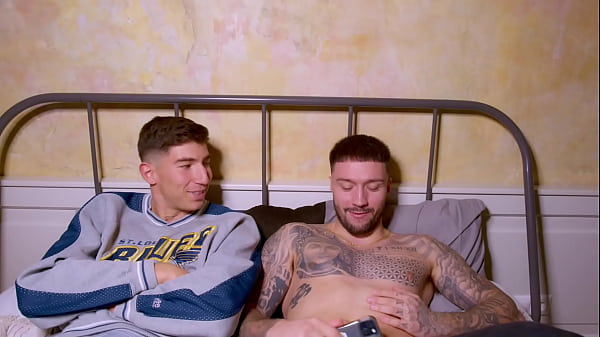 Nonton Destroying Maya Rose With Two Monster Cocks We Fill All Her Holes thumbnail