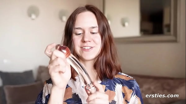 Play MP4 - Anca Has an Intense Dildo Session