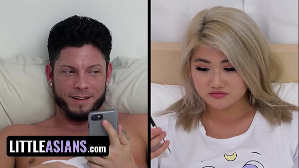 Little asians curvy blonde asian girl gets wild while sexting with her horny boyfriend