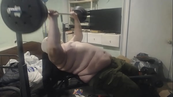 FatAssSmallDick does 3 sets of 10_bechpresses 80lbs Flipped