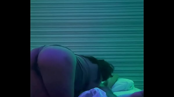 Play MP4 - Llevo a la amiga de mi hermana a su casa pero nos detenemos en el hotel